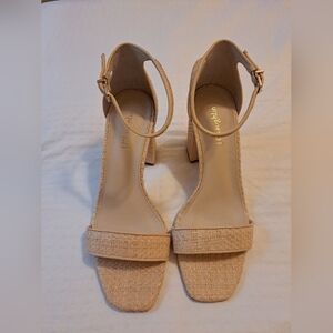 J. McLaughlin Esme Tan Raffia Block Heel Sandals Sz 9 Excellent Condition